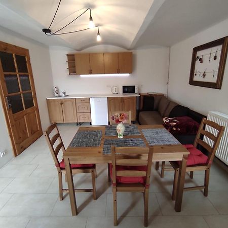 Appartamento Statek Tomandlov Driten Esterno foto