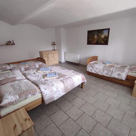 Appartamento Statek Tomandlov Driten Esterno foto