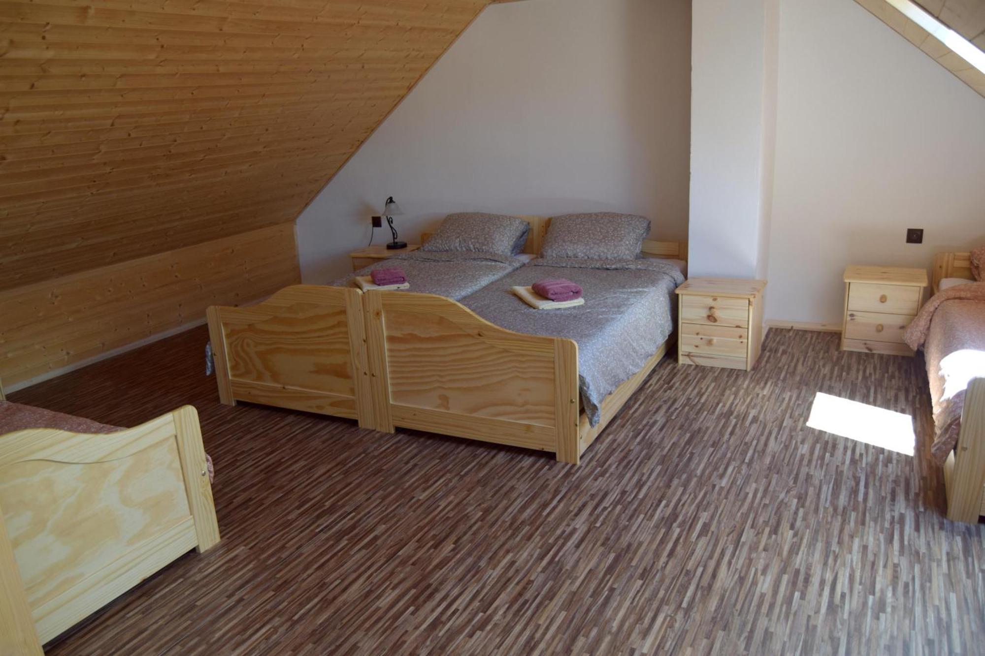 Appartamento Statek Tomandlov Driten Esterno foto